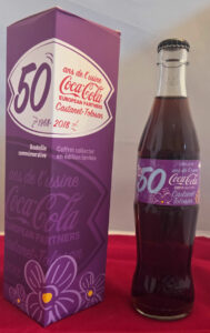 Bouteille en verre pour les cinquante ans de l'usine de Castanet (violette)